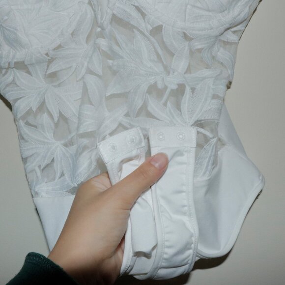 WHITE LACE BODY SUIT - Picture 11 of 11